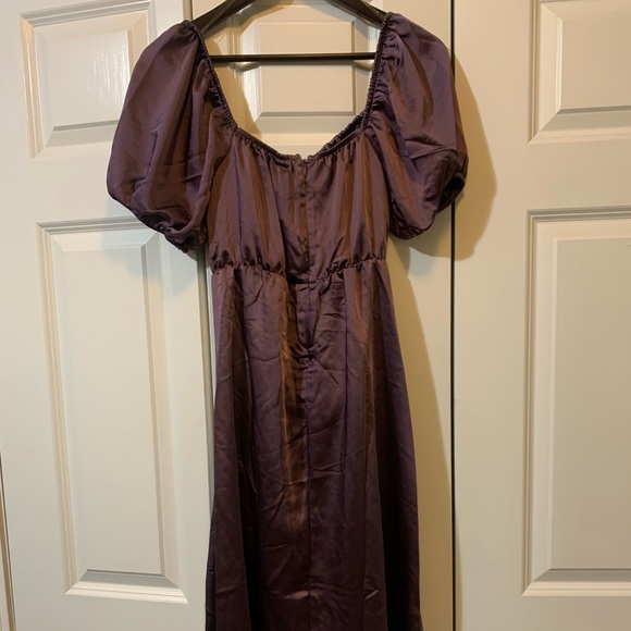 Beautiful Open Front Tie Dress - Picture 2 of 4